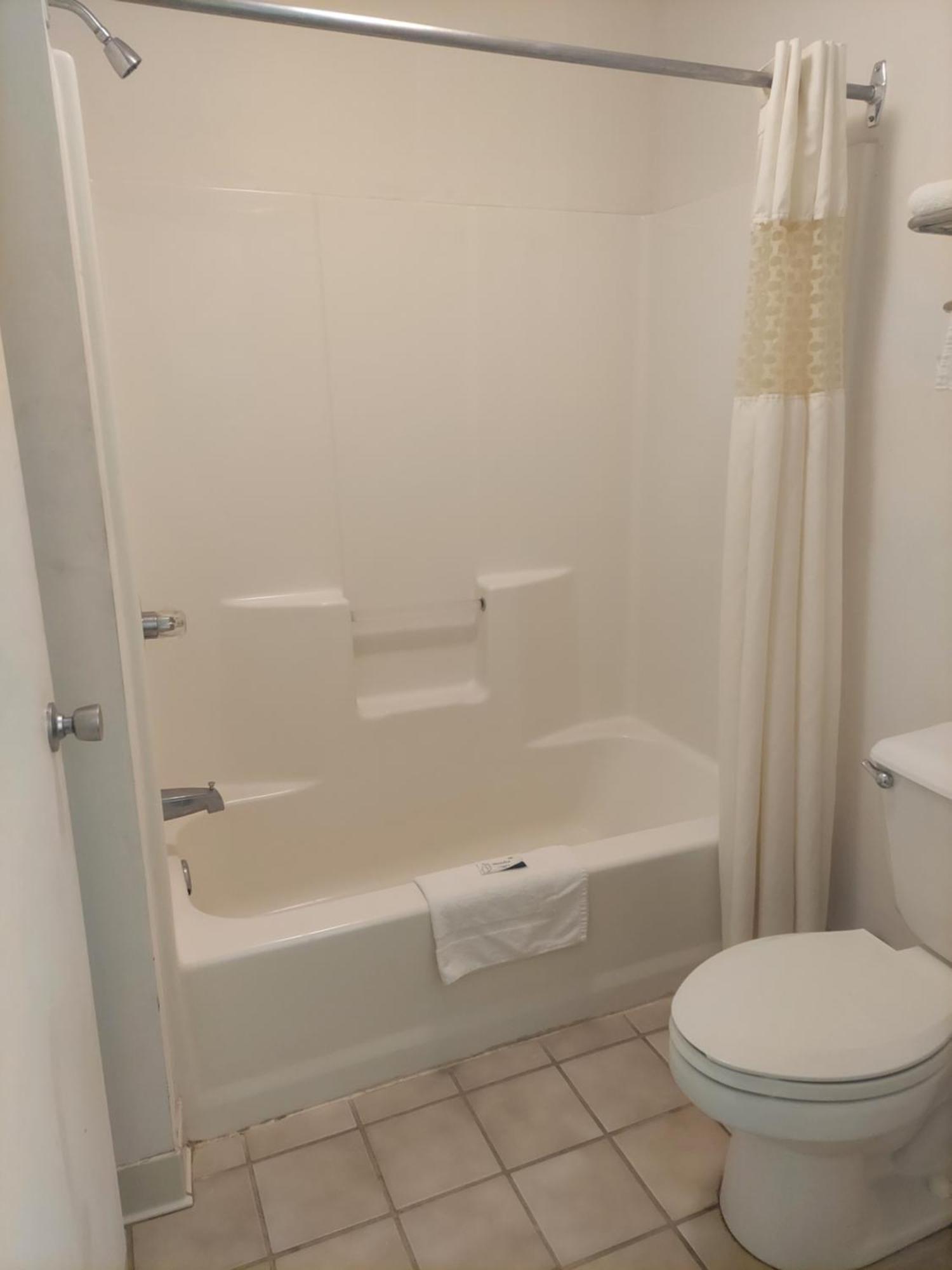 Suburban Inn Jeffersonville Kültér fotó