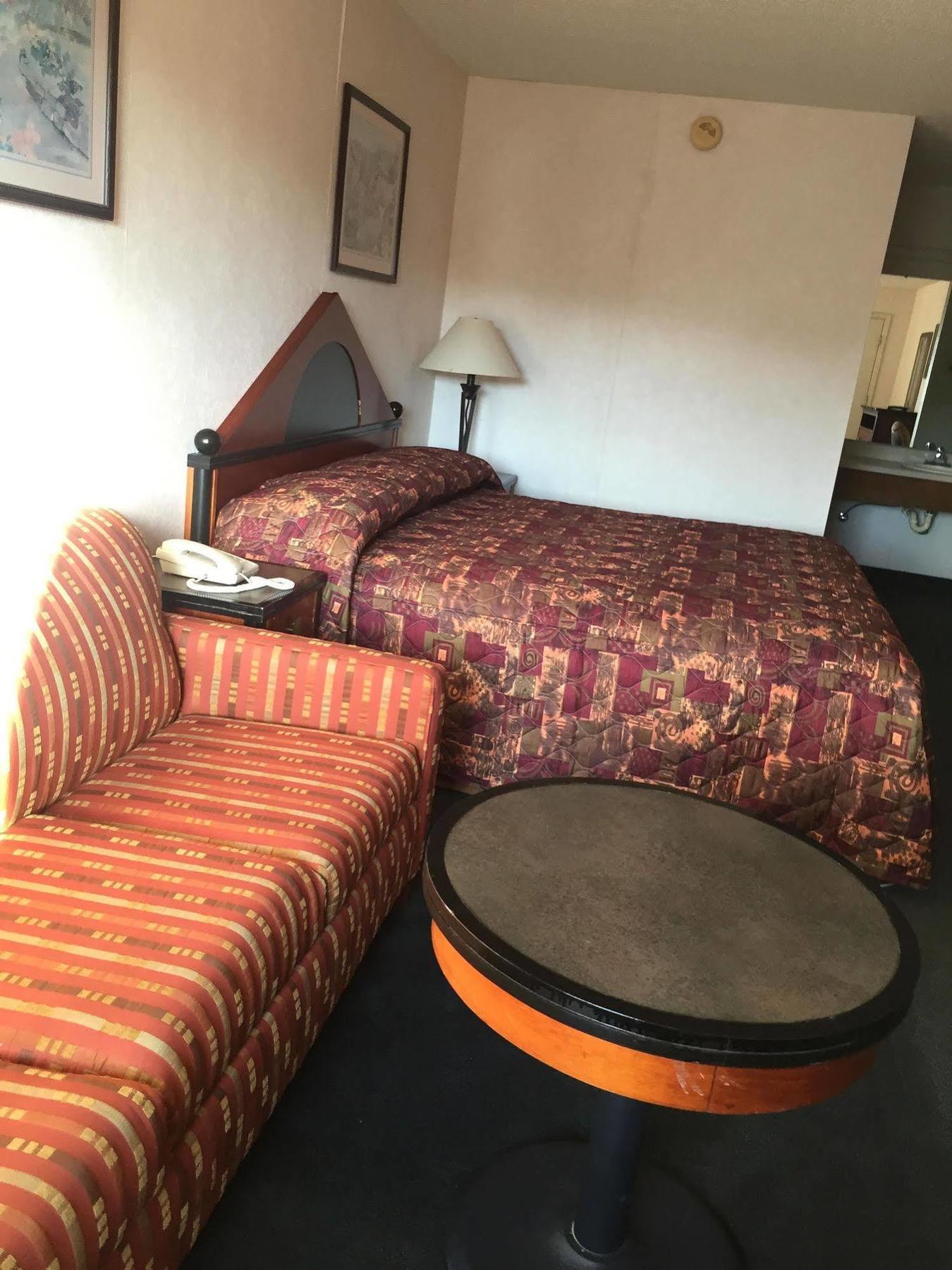Suburban Inn Jeffersonville Kültér fotó